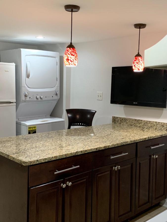Renovated English Basement 2Bdrm Home Near Metro Washington Buitenkant foto